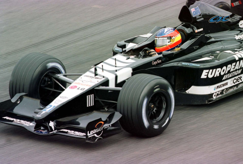 Гран При Бразилии. Стартовав с неплохого для Minardi 19-го места, Фернандо сошёл из-за отказа дросселя 