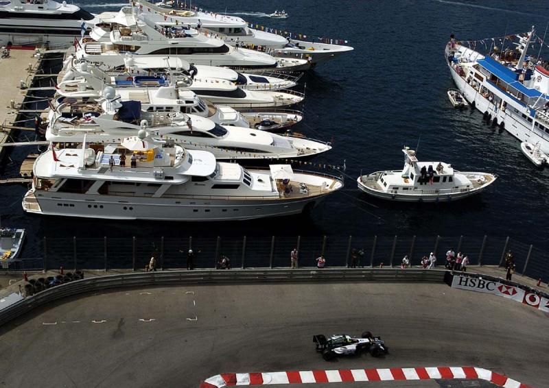 Роскошные яхты Монако и Minardi Баумгартнера