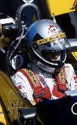 Алессандро Наннини на испытаниях бортовой камеры, которая впервые была использована в Гран При в 1985 году
